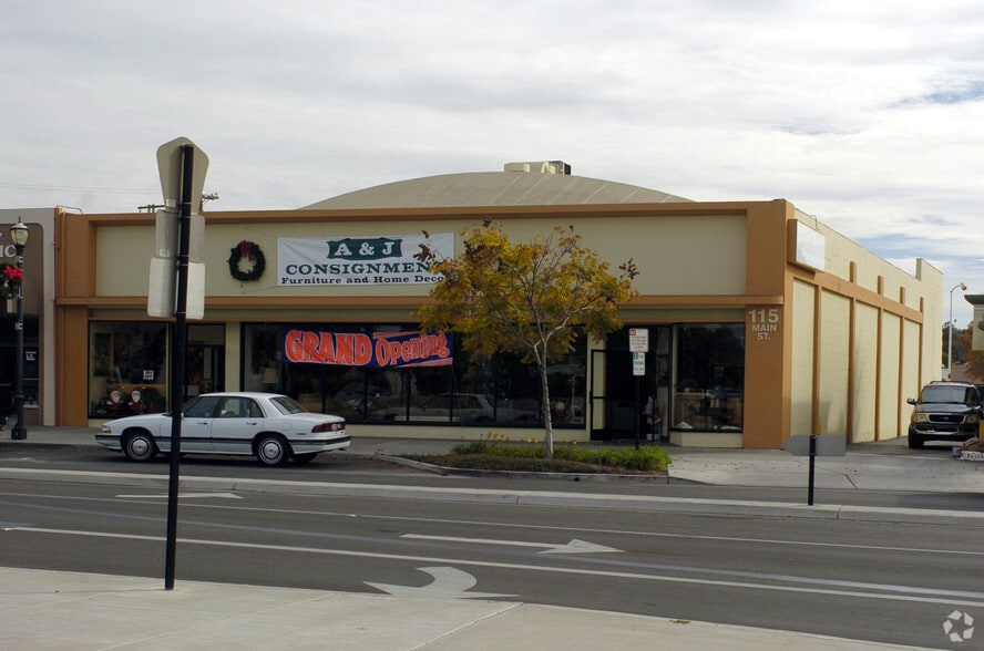 More Photos Of 115 Main St, Vista Storefront Retail Office For Lease
