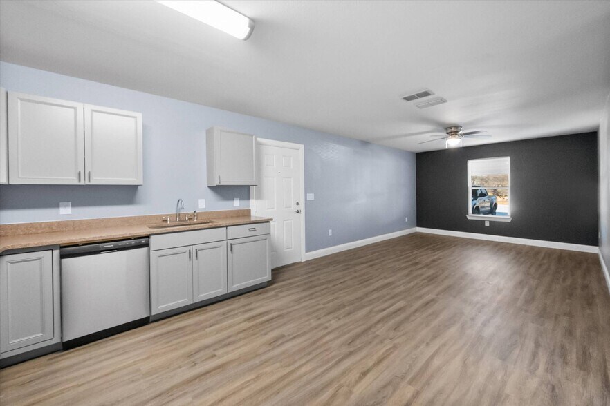 More Photos Of 8092 County Road 604, Alvarado Apartments For Sale