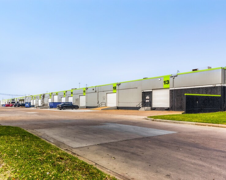 More Photos Of 10631 Harwin Dr, Houston Unknown For Lease