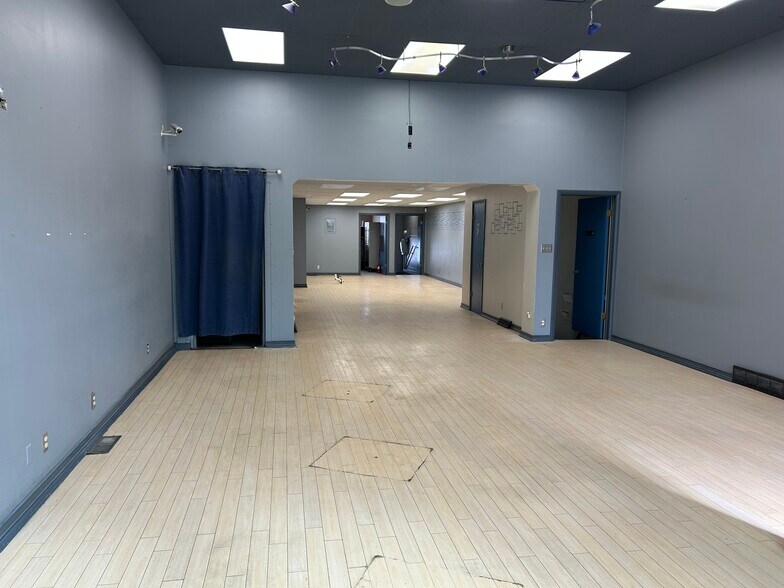 More Photos Of 21 Main St, Hamburg Storefront Retail Office For Sale