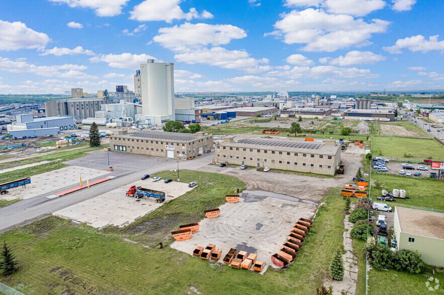 More Photos Of 2828 Bonnybrook Rd SE, Calgary Distribution For Lease