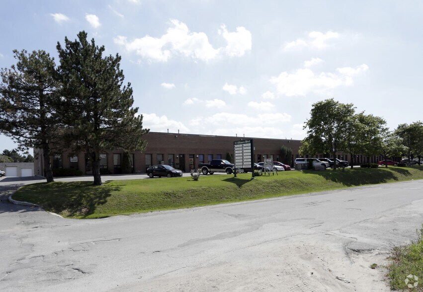 Primary Photo Of 33 Alliance Blvd, Barrie Warehouse For Lease