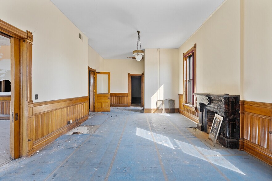 More Photos Of 2 Bay St, Chippewa Falls Storefront Retail Office For Sale