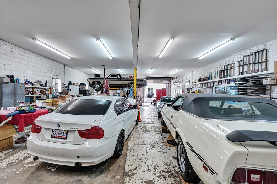 More Photos Of 121 SE 1st Ave, Dania Beach Auto Repair For Lease