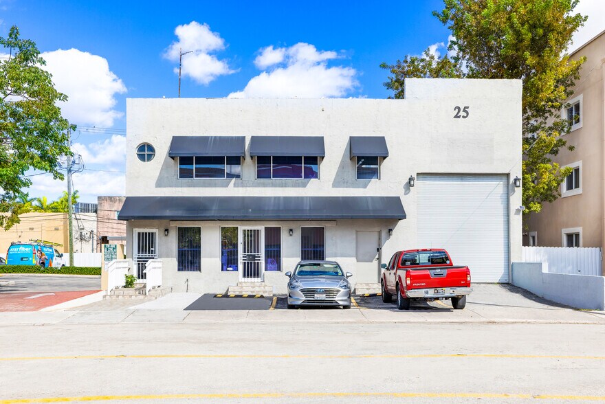 Primary Photo Of 25 E 4th St, Hialeah Office For Lease