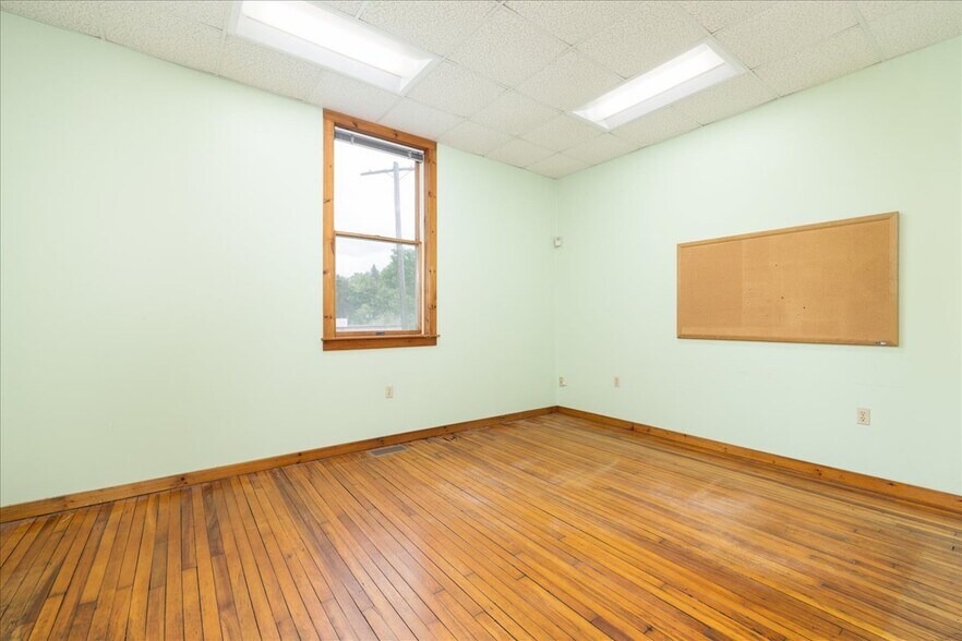 More Photos Of 1091 Jamison Rd, Elma Office For Sale