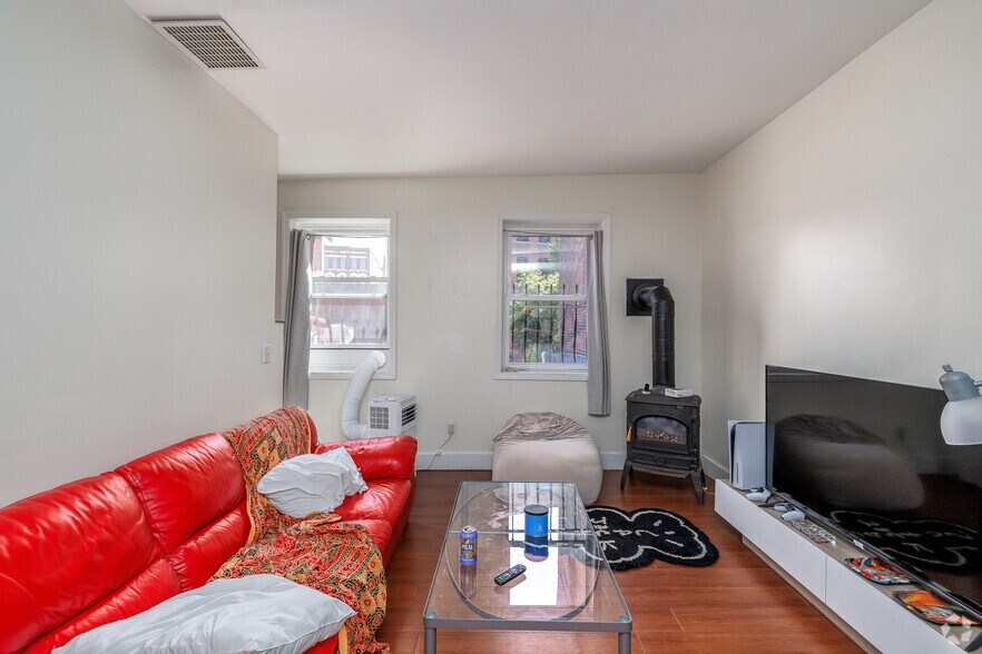 More Photos Of 136 Washington St, Binghamton Multifamily For Sale