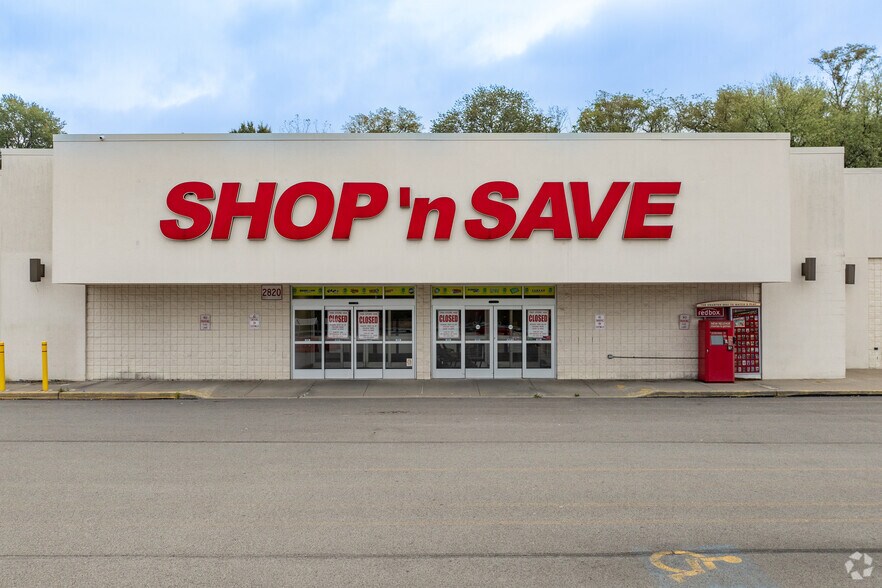 Primary Photo Of 2820 Universal Rd, Pittsburgh Supermarket For Lease