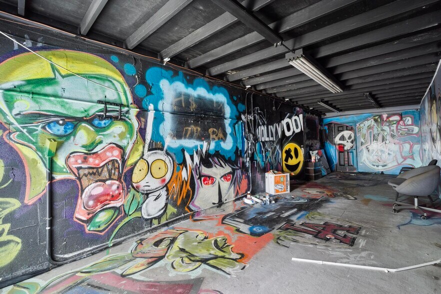 More Photos Of 535 NW 29th St, Miami Warehouse For Sale