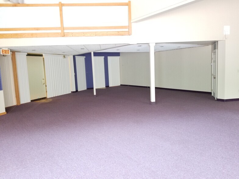 More Photos Of 574 Washington St, Easton Freestanding For Lease