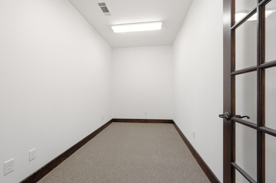 More Photos Of 131 Quest Ct, Keller Office For Lease