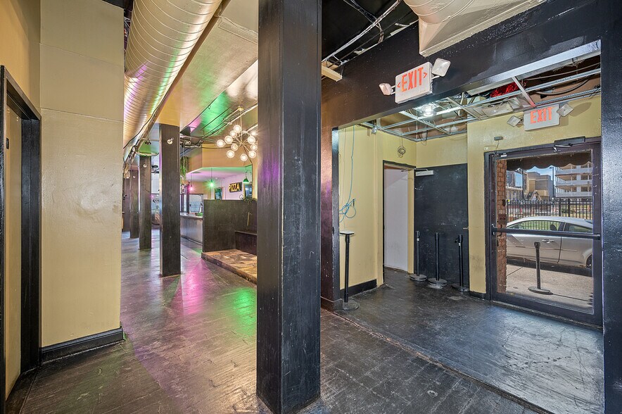 More Photos Of 126 W Sixth St, Cincinnati Apartments For Lease