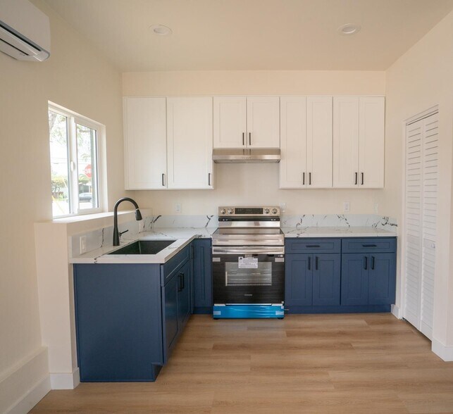More Photos Of 875 N Olive St, Orange Apartments For Sale
