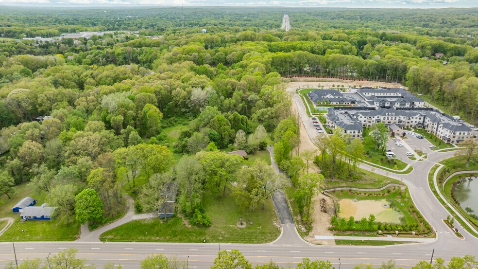 More Photos Of 7217 Sashabaw Rd, Village of Clarkston Office Residential For Sale