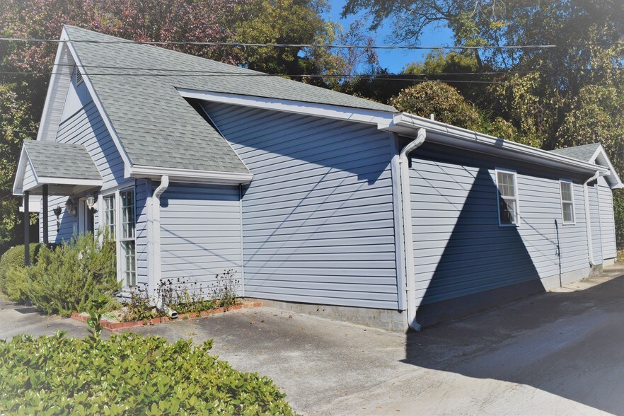 More Photos Of 334 N Broad St, Toccoa Office For Sale