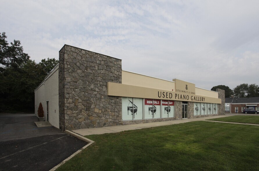 More Photos Of 1488-1506 Northern Blvd, Manhasset Unknown For Lease