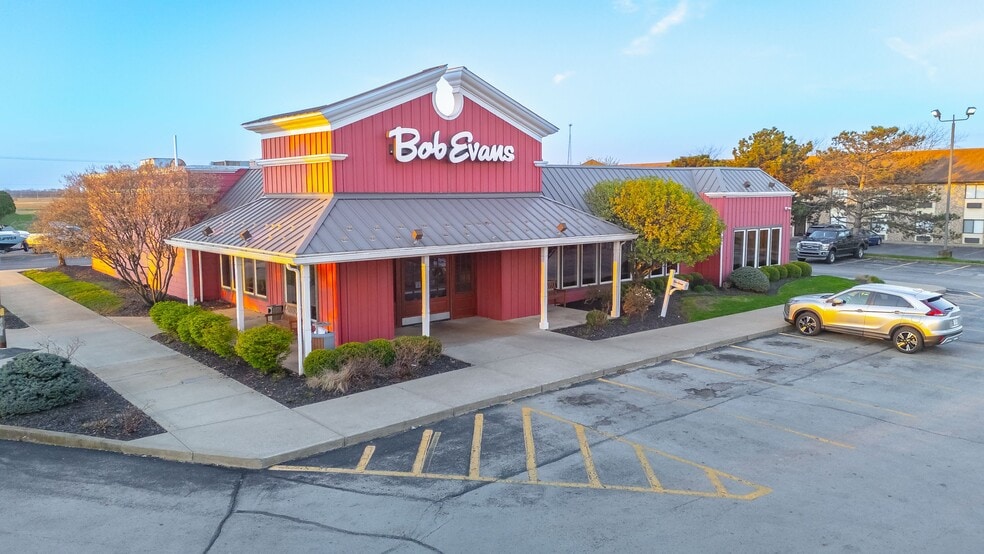 Primary Photo Of 11477 Allen Rd, Jeffersonville Restaurant For Sale
