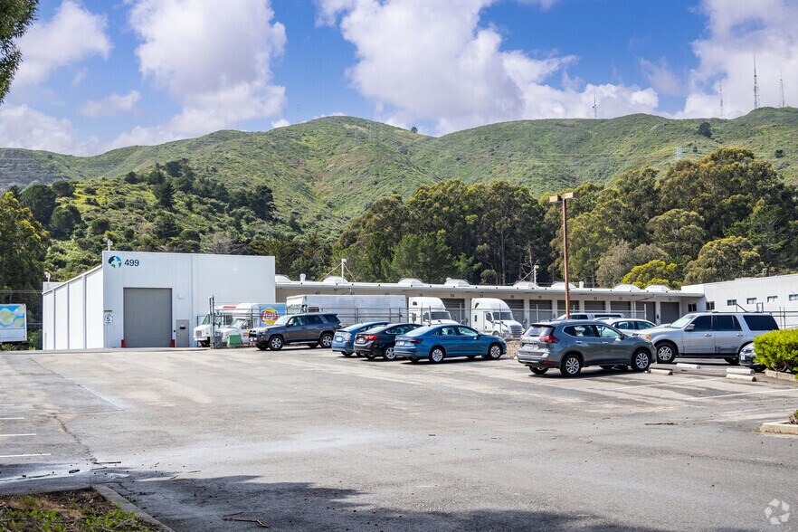 More Photos Of 499 Valley Dr, Brisbane Truck Terminal For Lease