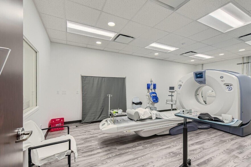 More Photos Of 5530-5550 Long Prairie Ter, Richmond Storefront Retail Office For Lease