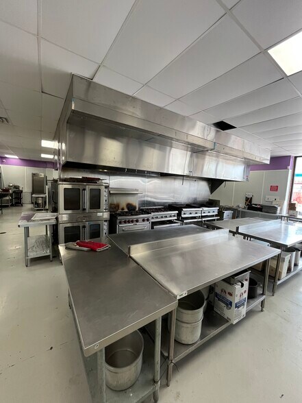 More Photos Of 2241 Savannah Hwy, Charleston Freestanding For Sale