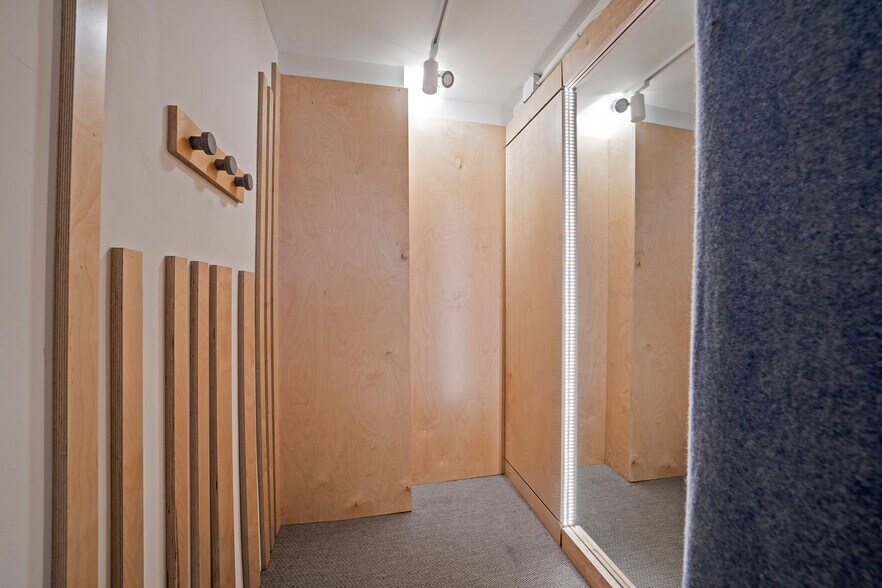 More Photos Of 136-138 Main St, Greenport Storefront Retail Residential For Sale