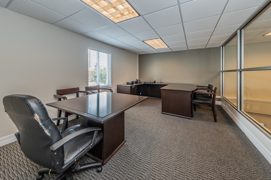 More Photos Of 1663 1st Ave S, Saint Petersburg Office Residential For Lease