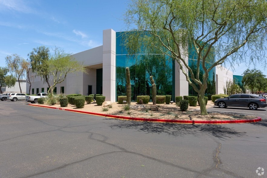 More Photos Of 7400 E Tierra Buena Ln, Scottsdale Light Manufacturing For Lease