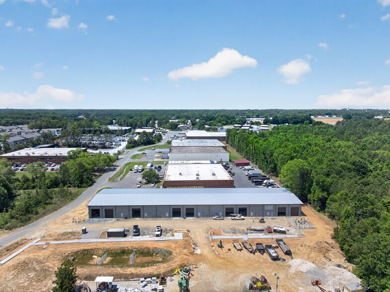 More Photos Of 5029 Smith Farm Rd, Matthews Flex For Lease
