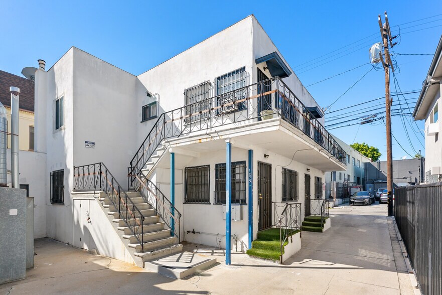 More Photos Of 1459 S Wooster St, Los Angeles Multifamily For Sale