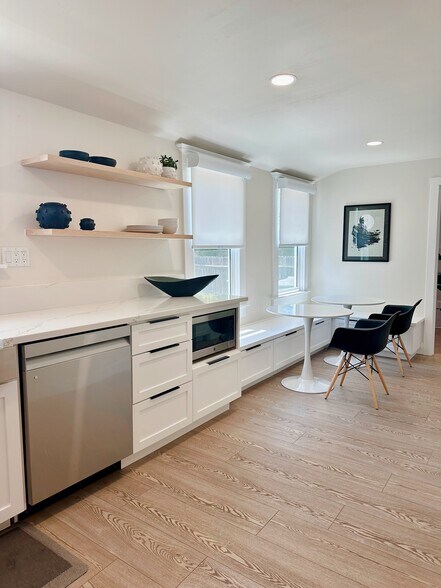 More Photos Of 212 Judah St, Roseville Loft Creative Space For Lease