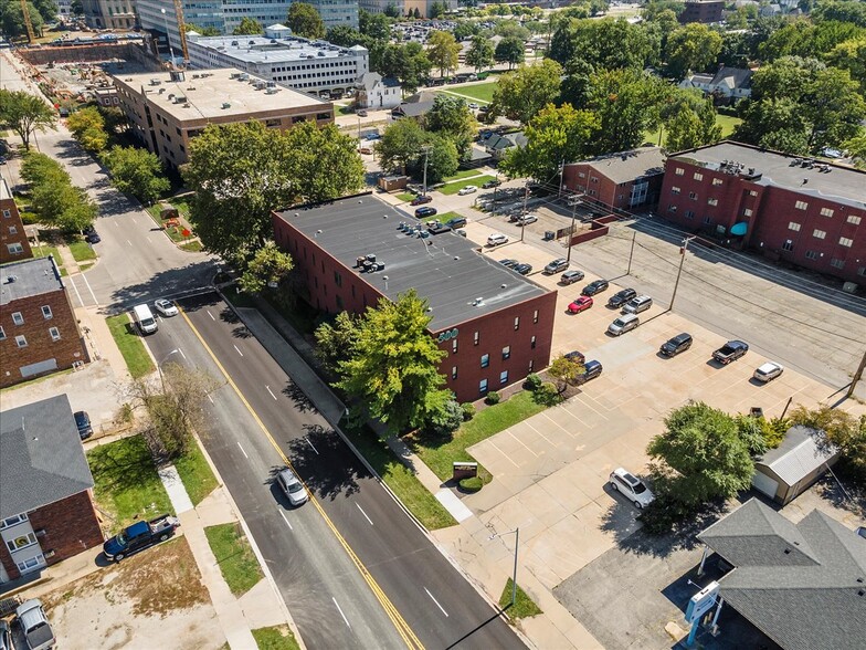 Primary Photo Of 500 W Monroe St, Springfield Medical For Lease