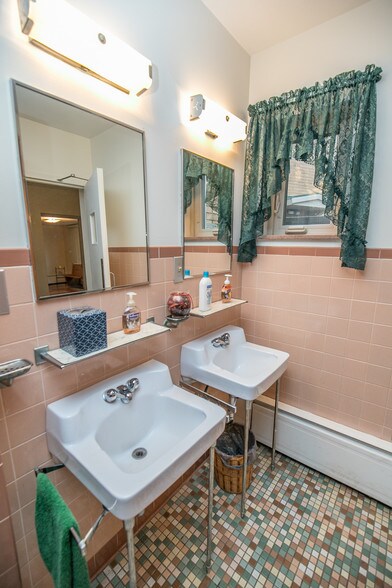 More Photos Of 2425 N Taylor Rd, Cleveland Heights Religious Facility For Sale