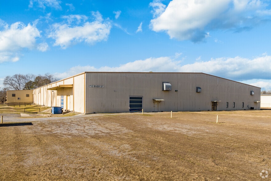 Primary Photo Of 715 S River Street, Calhoun Warehouse For Lease