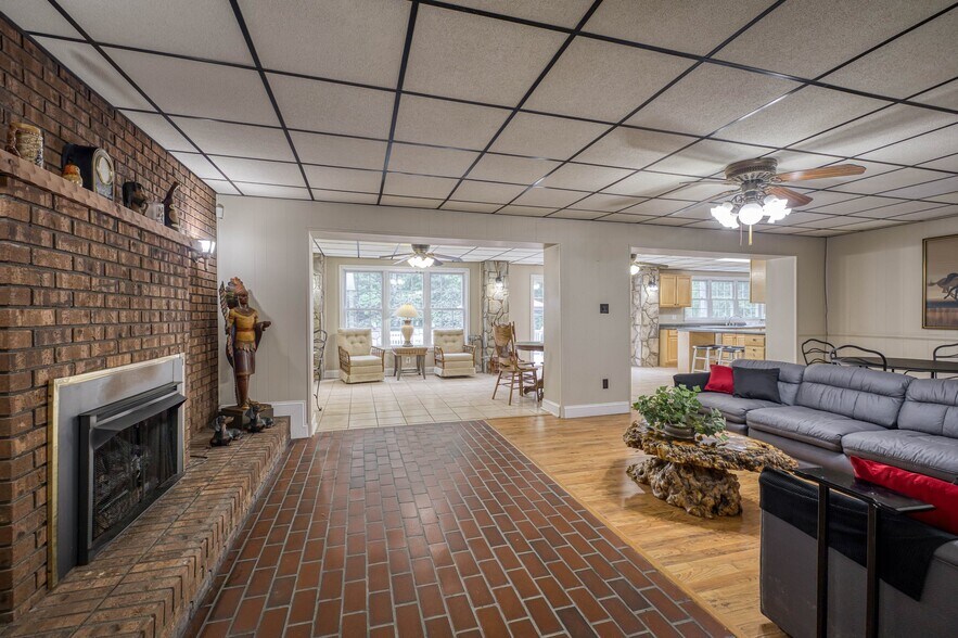 More Photos Of 200 Little Acres Dr, Marion Specialty For Sale