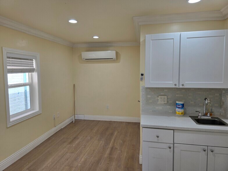 More Photos Of 910 S Victory Blvd, Burbank Storefront Retail Residential For Lease