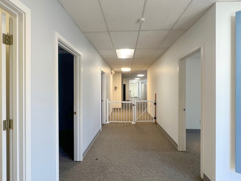 More Photos Of 1003 7th Ave, Kirkland Office Residential For Lease
