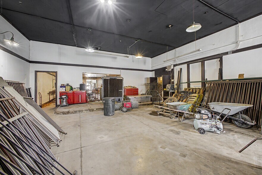 More Photos Of 6819 N 55th Dr, Glendale Warehouse For Lease