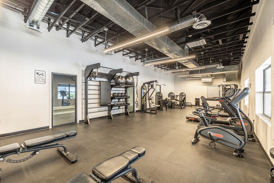 More Photos Of 6250 S Commerce Ct, Tucson Apartments For Sale