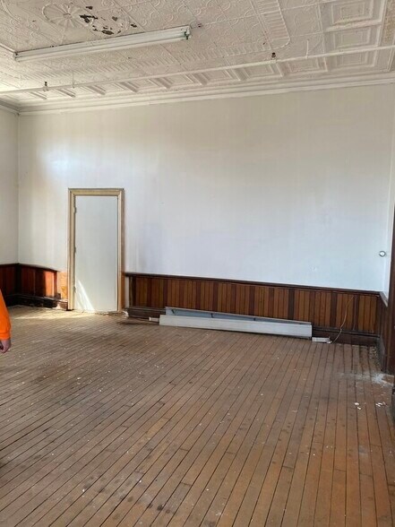 More Photos Of 3 N 2nd Ave, Norwich Storefront Retail Office For Lease