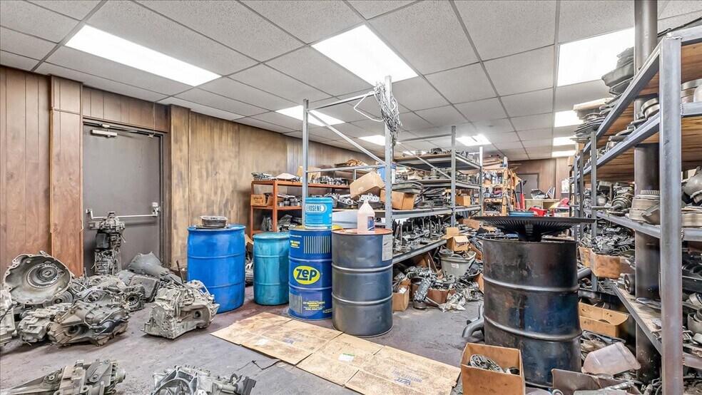 More Photos Of 2115 Union Blvd, Allentown Auto Repair For Sale