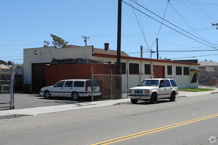 More Photos Of 193 W Park Row Ave, Ventura Warehouse For Lease