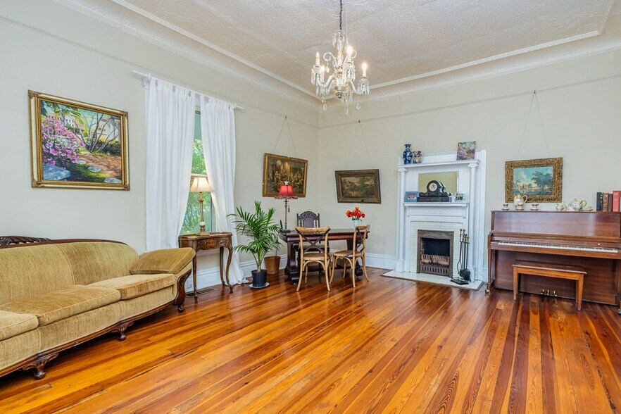 More Photos Of 252 Seavy St, Senoia Hospitality For Sale