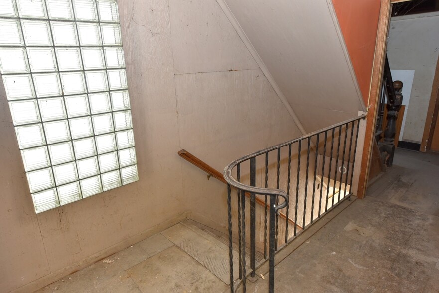 More Photos Of 154 Main St, Butler Storefront Retail Residential For Sale