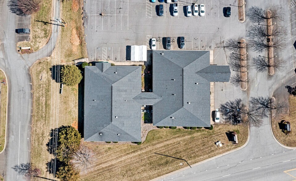 More Photos Of 357-359 Williamson Rd, Mooresville Medical For Sale