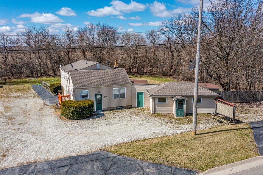 More Photos Of 8621 US Hwy 12, Richmond Bar For Sale