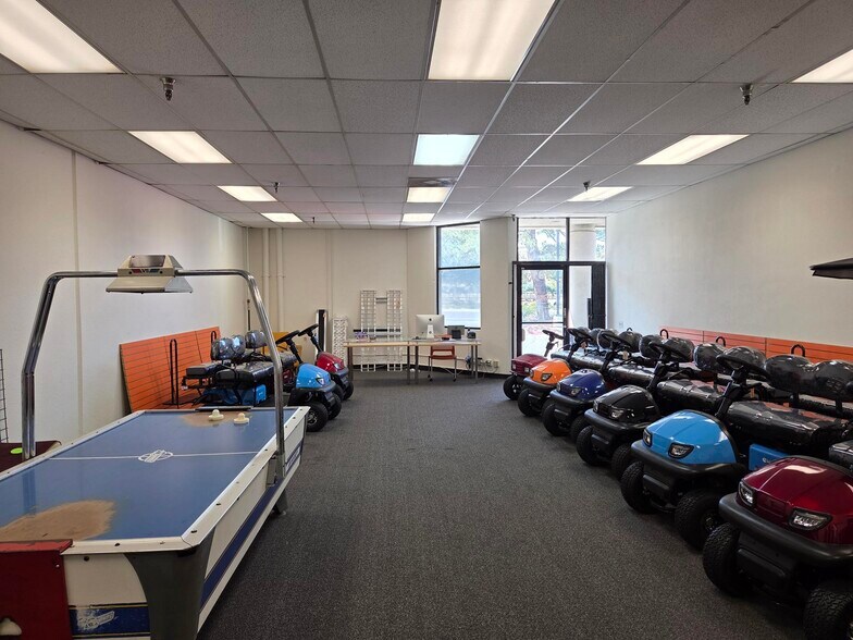 More Photos Of 21021 Soledad Canyon Rd, Canyon Country Storefront For Lease