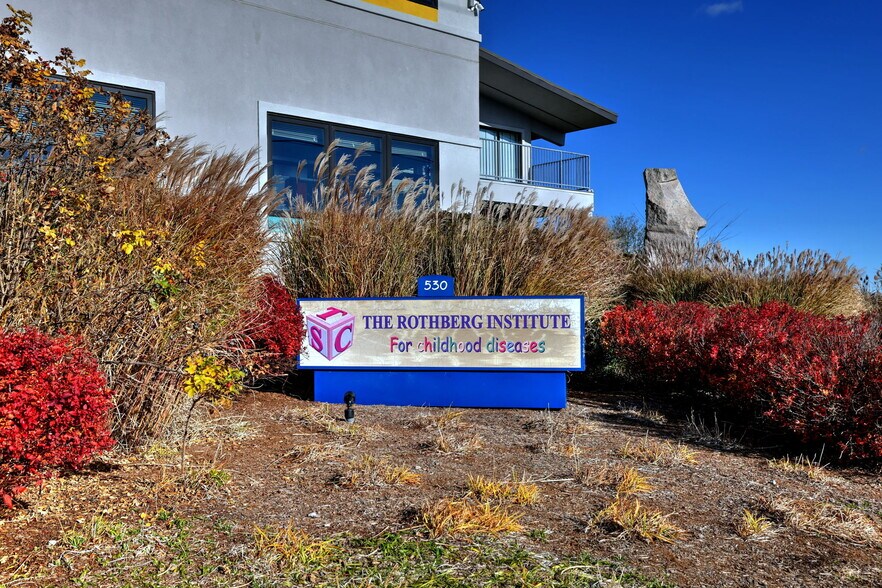 More Photos Of 530 Old Whitfield St, Guilford Office For Lease