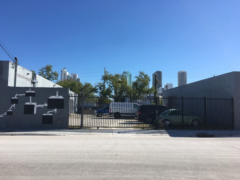 More Photos Of 22-32 NW 20th St, Miami General Retail For Sale