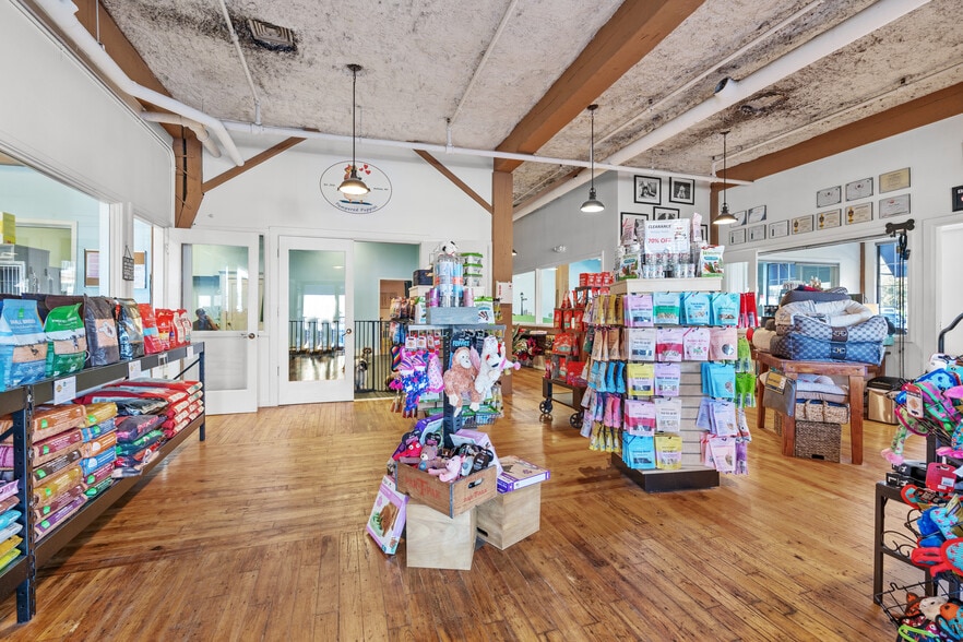 More Photos Of 151-159 Linden St, Wellesley Office For Lease