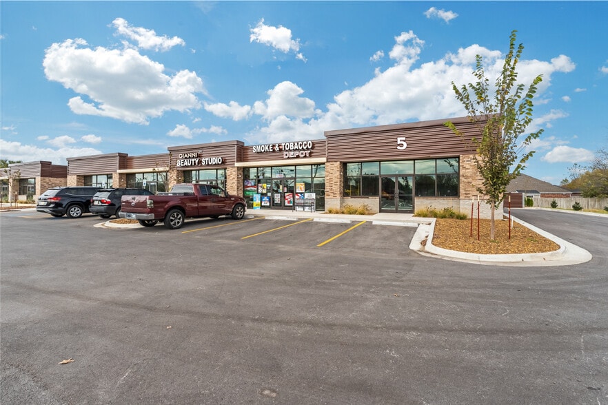 More Photos Of 2630 E Robinson Ave, Springdale Unknown For Lease